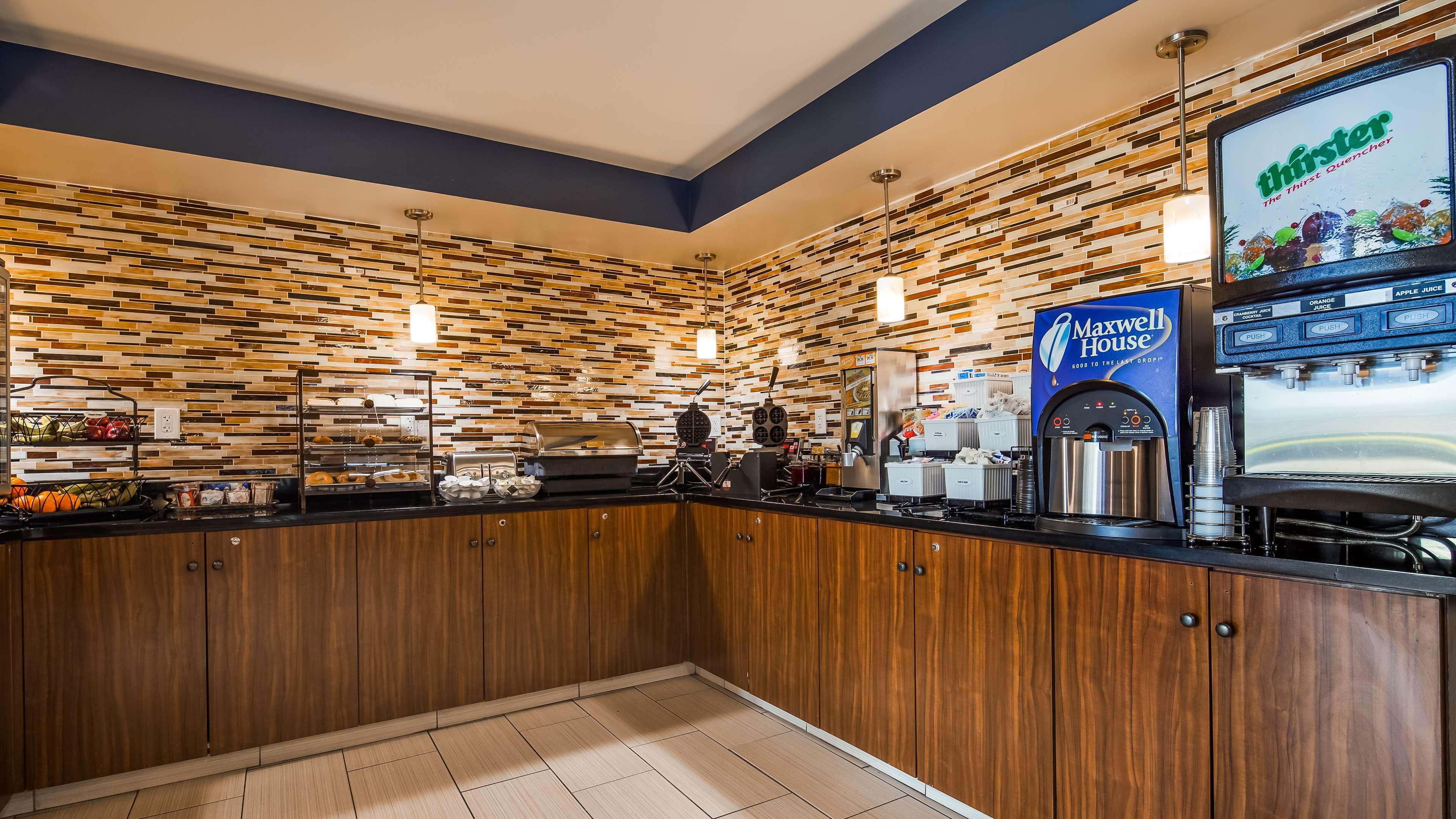 Best Western Center Inn Virginia Beach Exterior photo